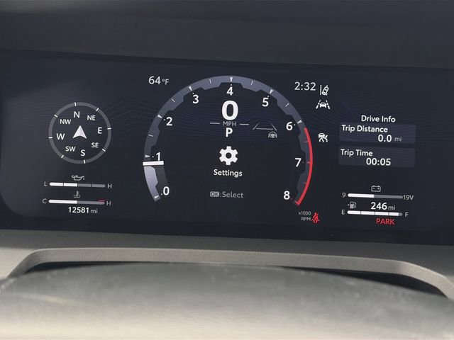 Used 2024 Toyota Tacoma Limited w/ Limited Package (LT) image 9