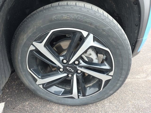 Used 2023 Chevrolet TrailBlazer RS w/ Sun and Liftgate Package AWD/4WD image 3
