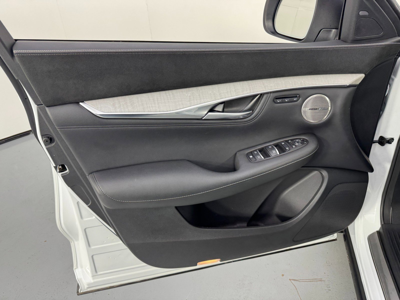 Used 2023 INFINITI QX50 Sensory w/ Accent Package image 47