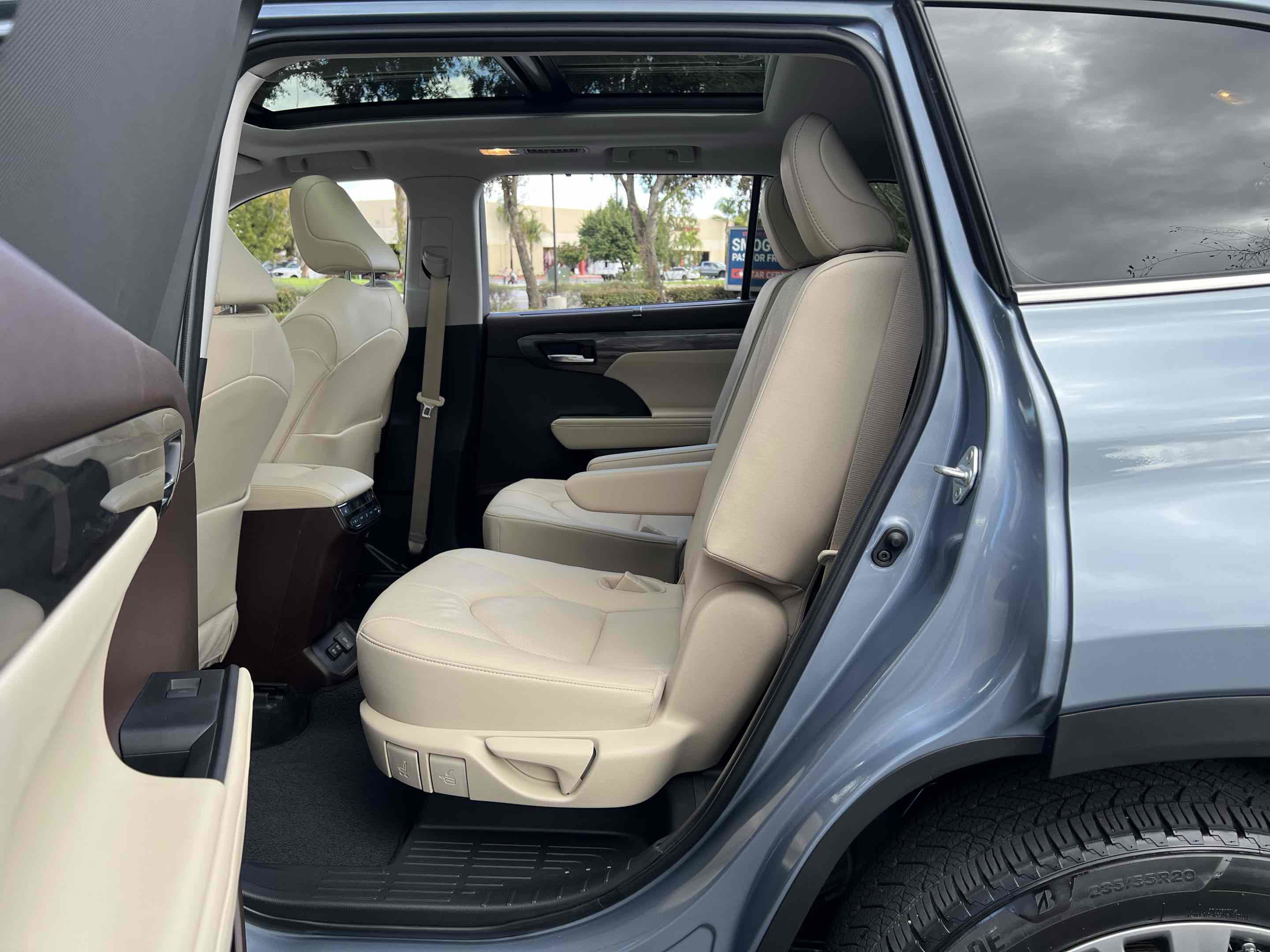 Used 2020 Toyota Highlander Platinum image 40