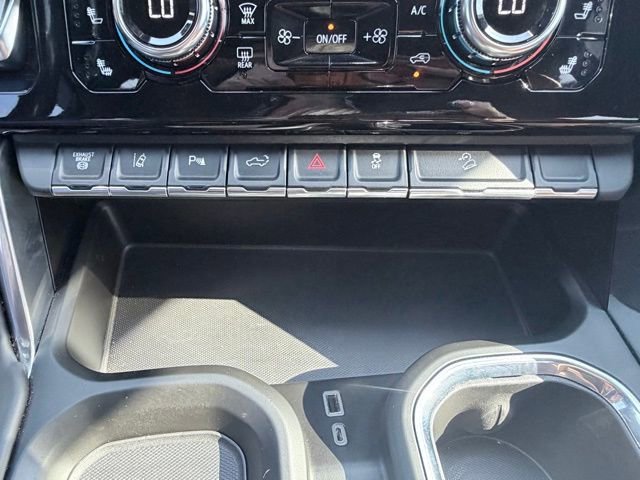 Used 2024 GMC Sierra 2500 Denali Ultimate AWD/4WD image 16