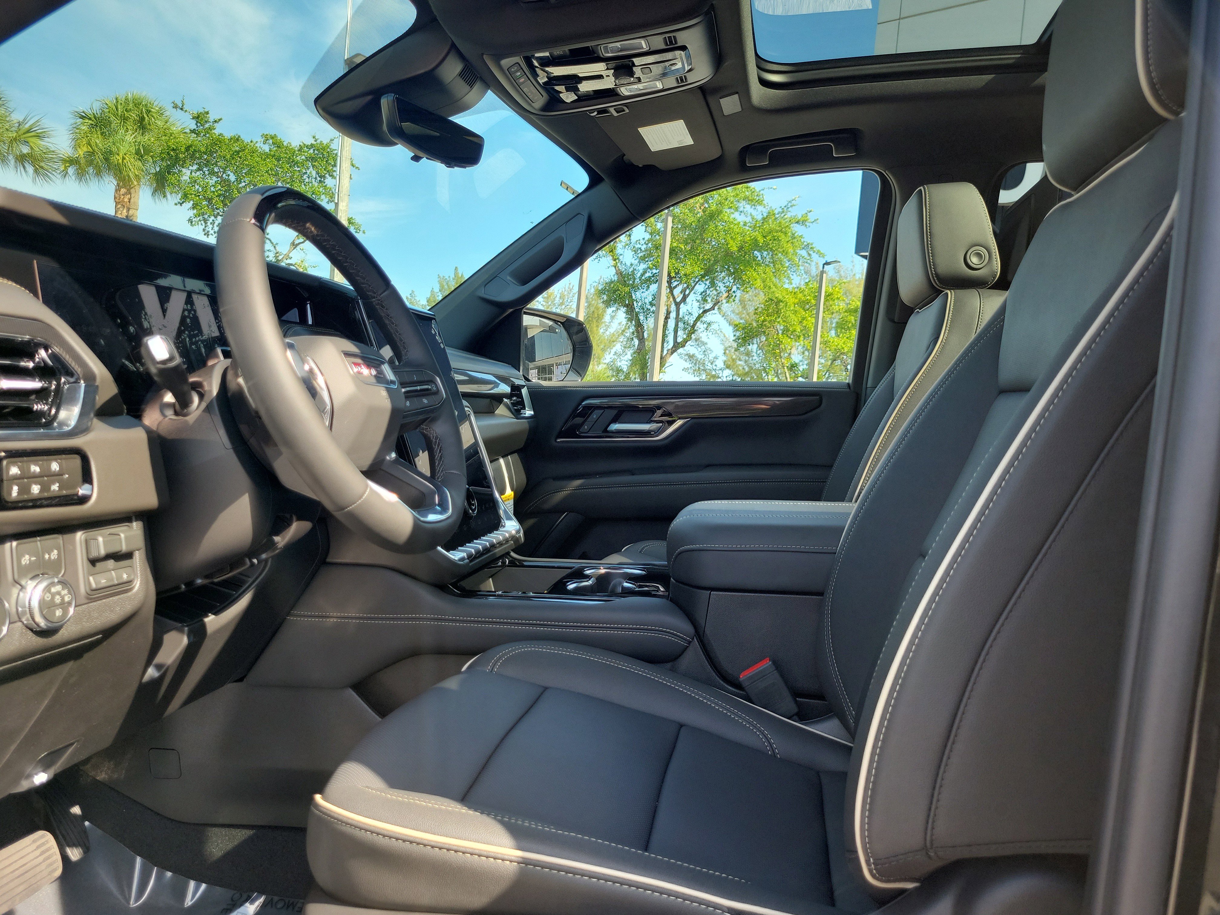 Used 2026 GMC Yukon XL Elevation w/ Elevation Premium Package RWD image 17