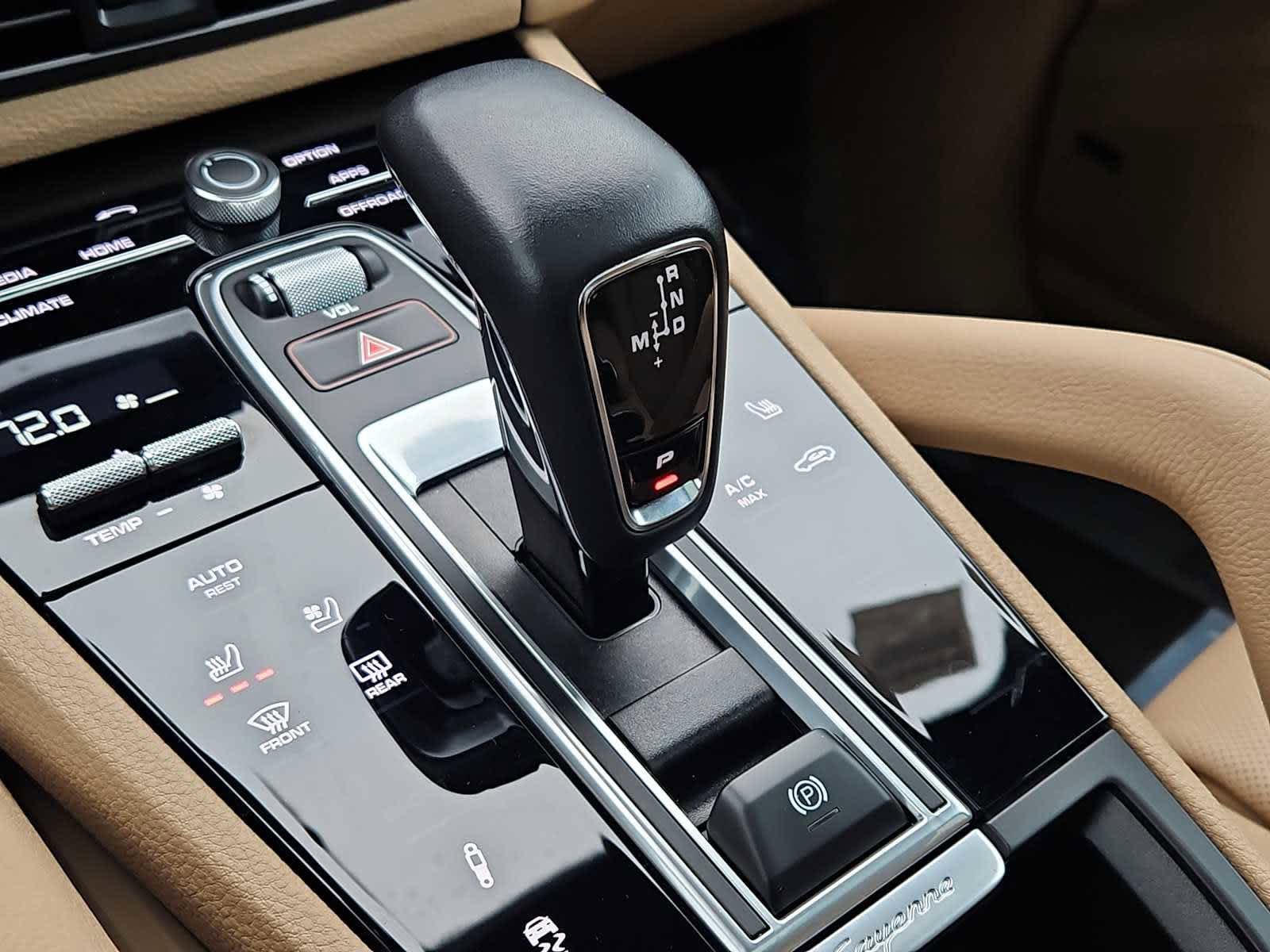 Certified 2023 Porsche Cayenne Platinum Edition AWD/4WD image 32