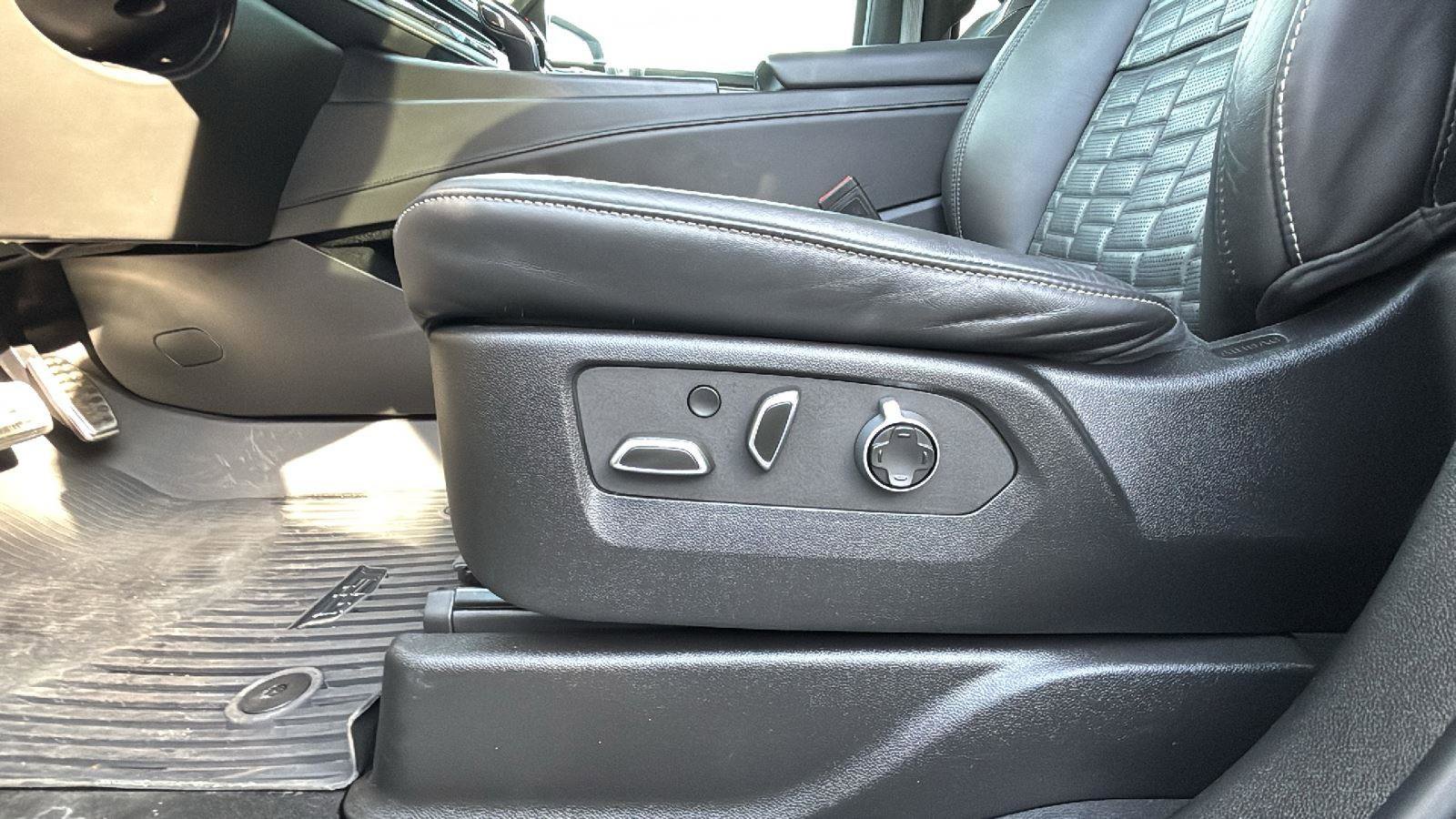 Certified 2024 Cadillac Escalade ESV Premium Luxury Platinum w/ Heavy-Duty Trailer Package image 23