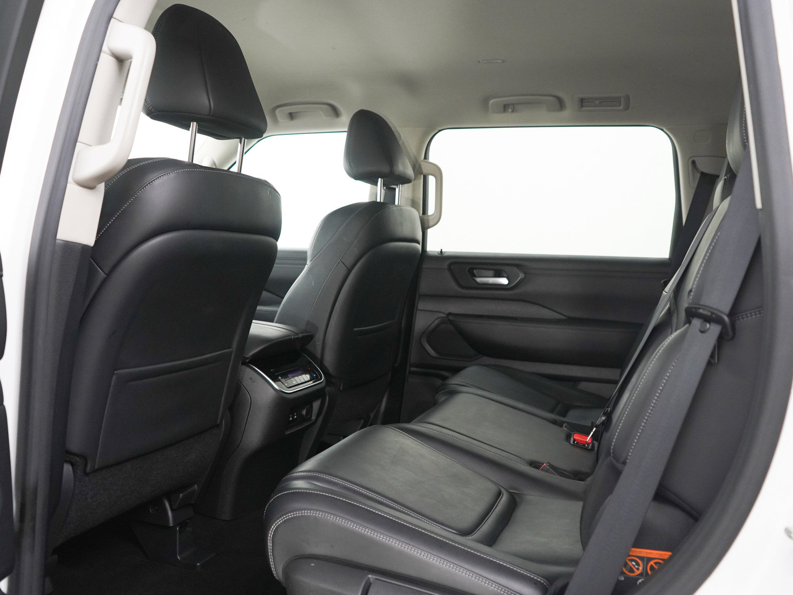 Certified 2025 Nissan Armada SV AWD/4WD image 19