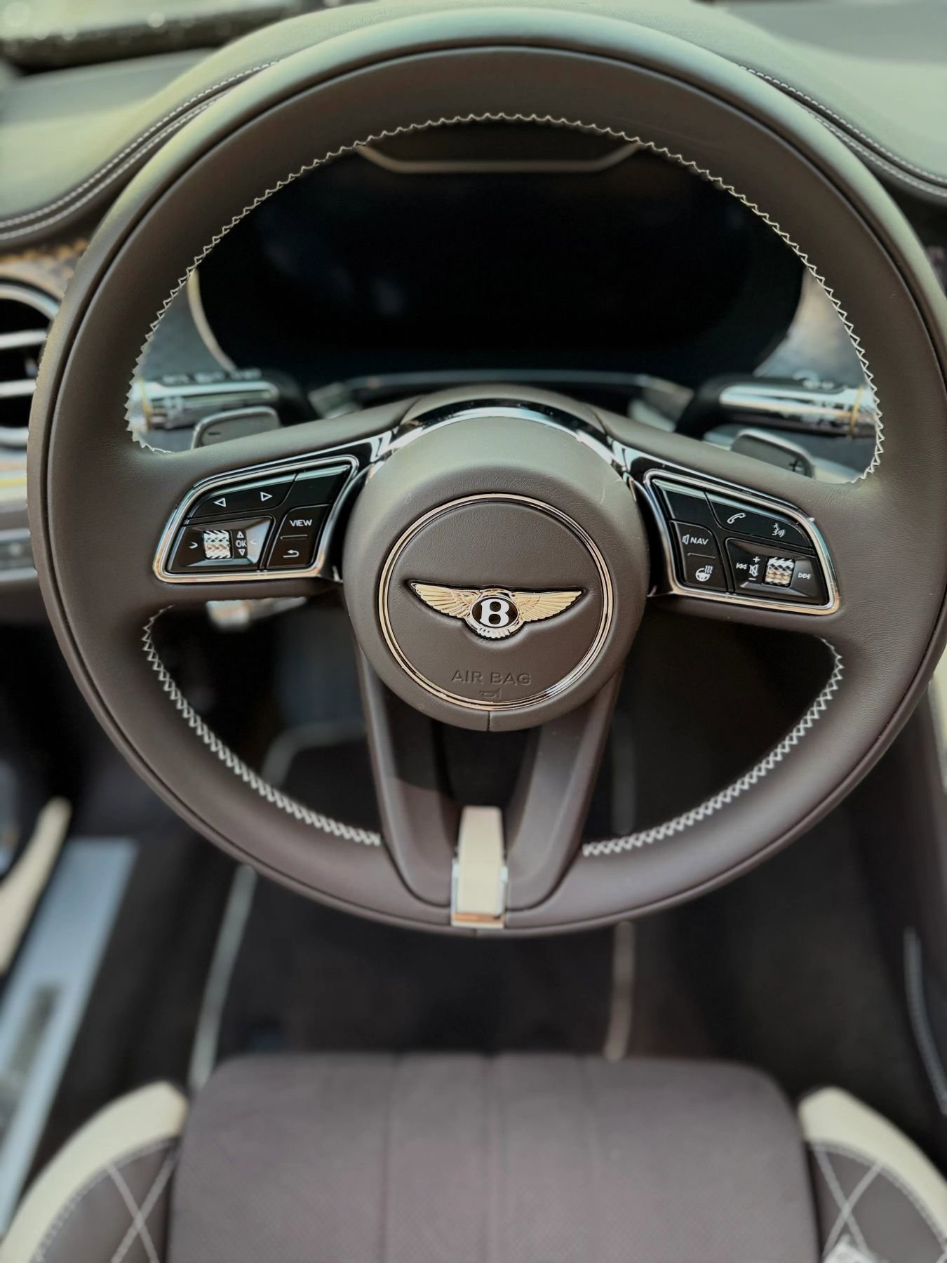 Used 2024 Bentley Flying Spur W12 image 7