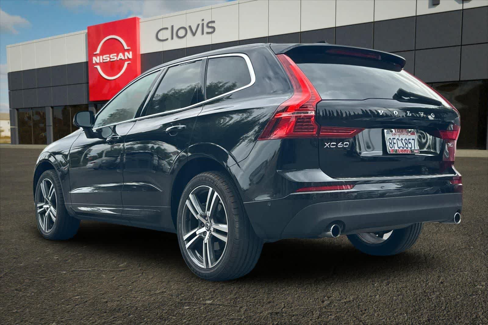 Used 2019 Volvo XC60 T6 Momentum w/ Multimedia Package AWD/4WD image 7