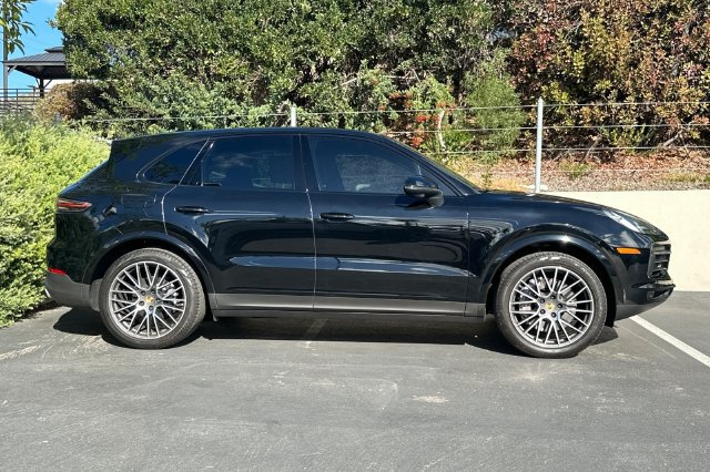 Used 2022 Porsche Cayenne AWD/4WD image 6
