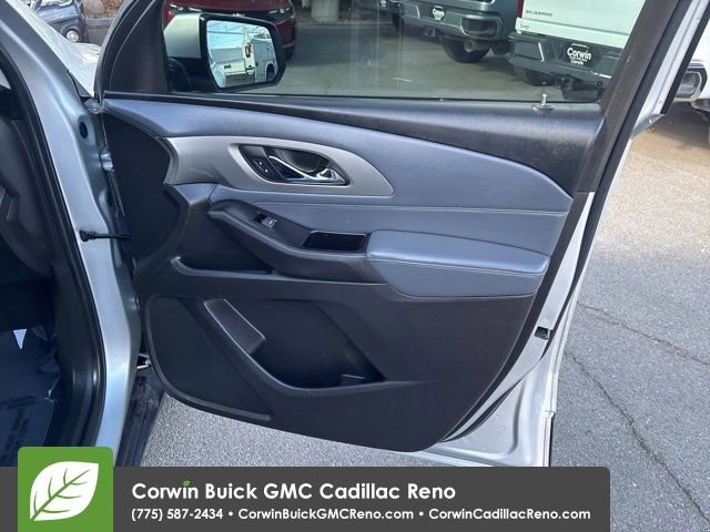 Used 2018 Chevrolet Traverse LT w/ LPO, Black Accent Package AWD/4WD image 26
