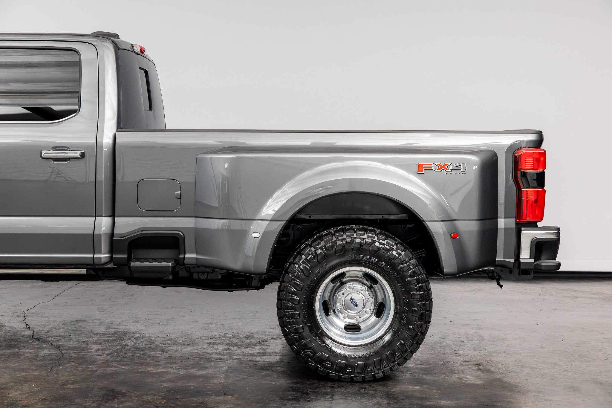 Used 2026 Ford F350 Lariat w/ Lariat Ultimate Package AWD/4WD image 13