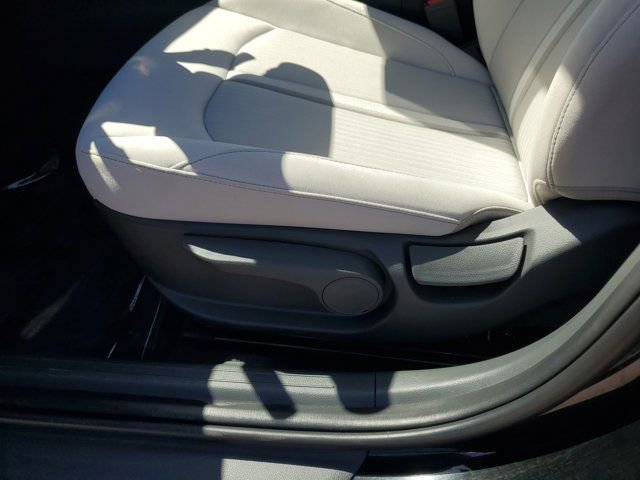 Certified 2025 Hyundai Sonata SE image 13