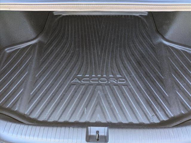 Used 2023 Honda Accord Touring image 6