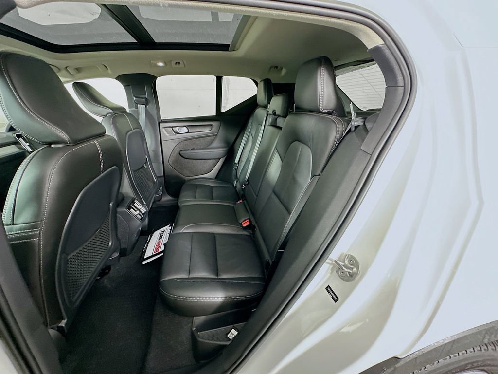 Used 2023 Volvo XC40 B5 Plus w/ Driver Assist Package image 32
