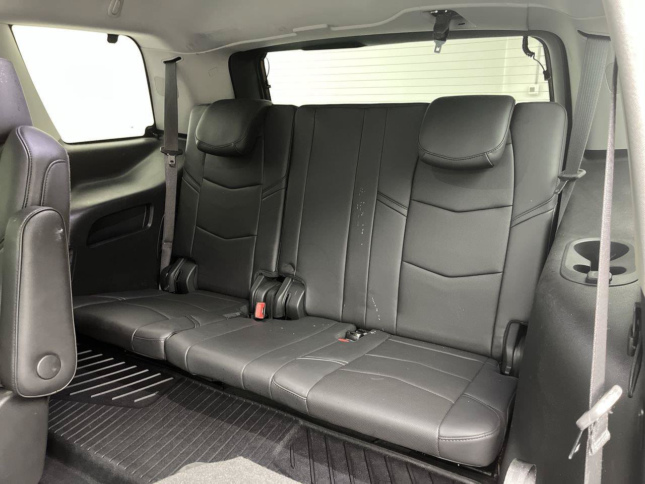 Used 2019 Cadillac Escalade Luxury AWD/4WD image 14