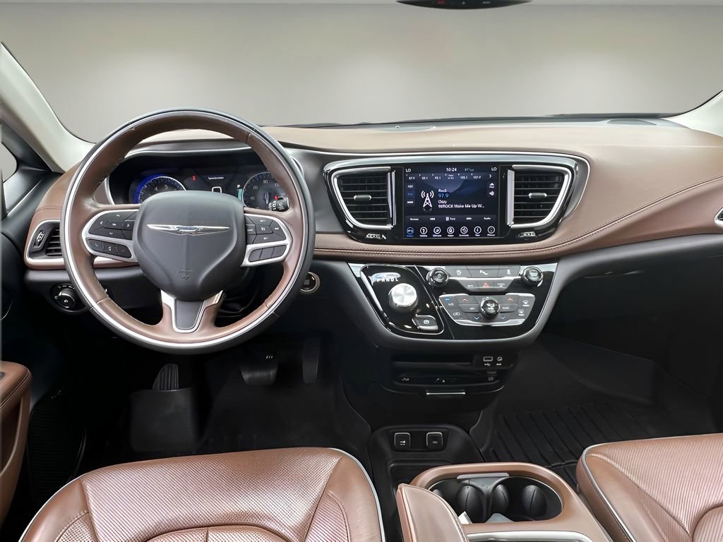 Used 2018 Chrysler Pacifica Limited FWD image 14