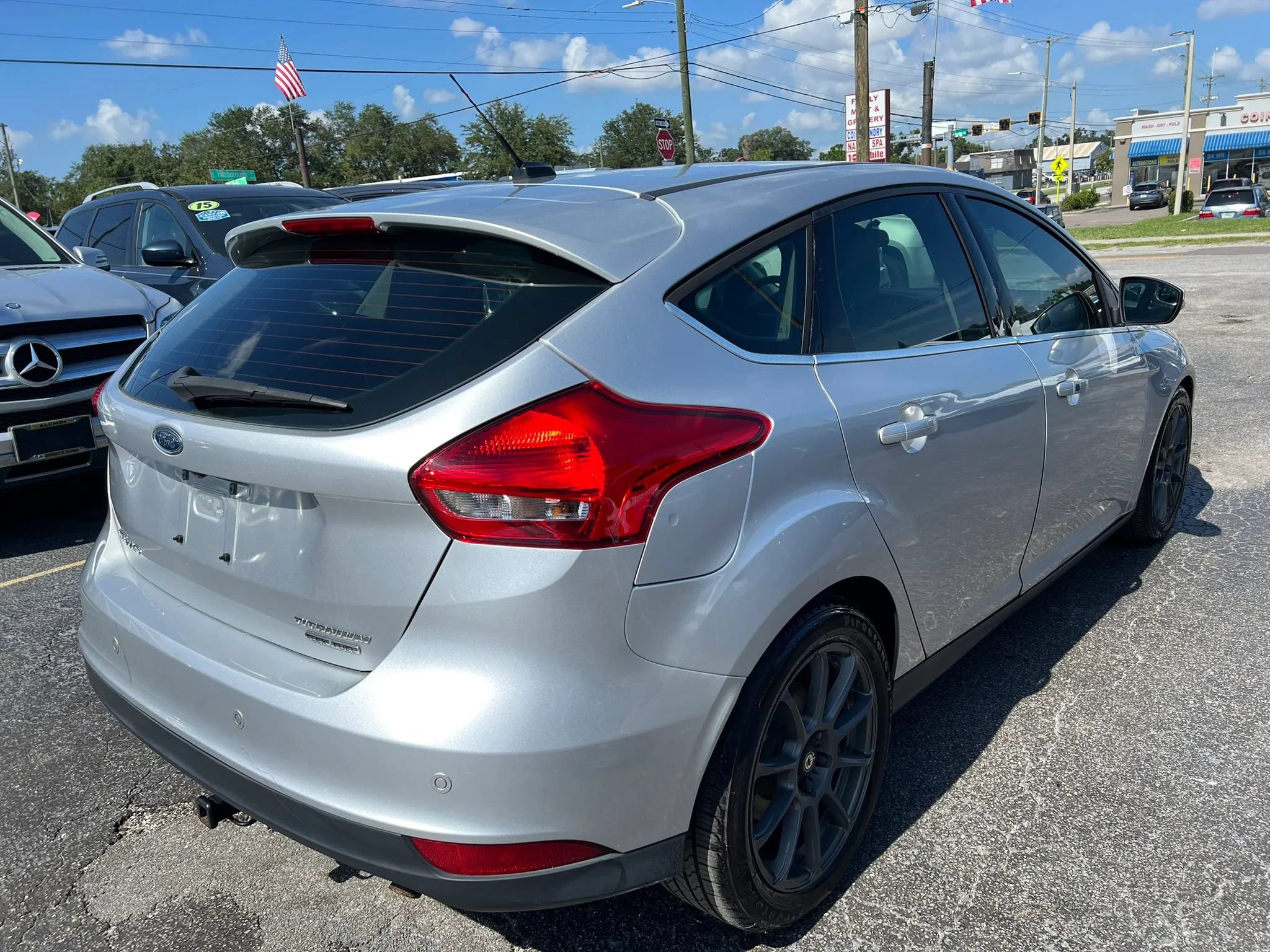 Used 2015 Ford Focus Titanium FWD image 5