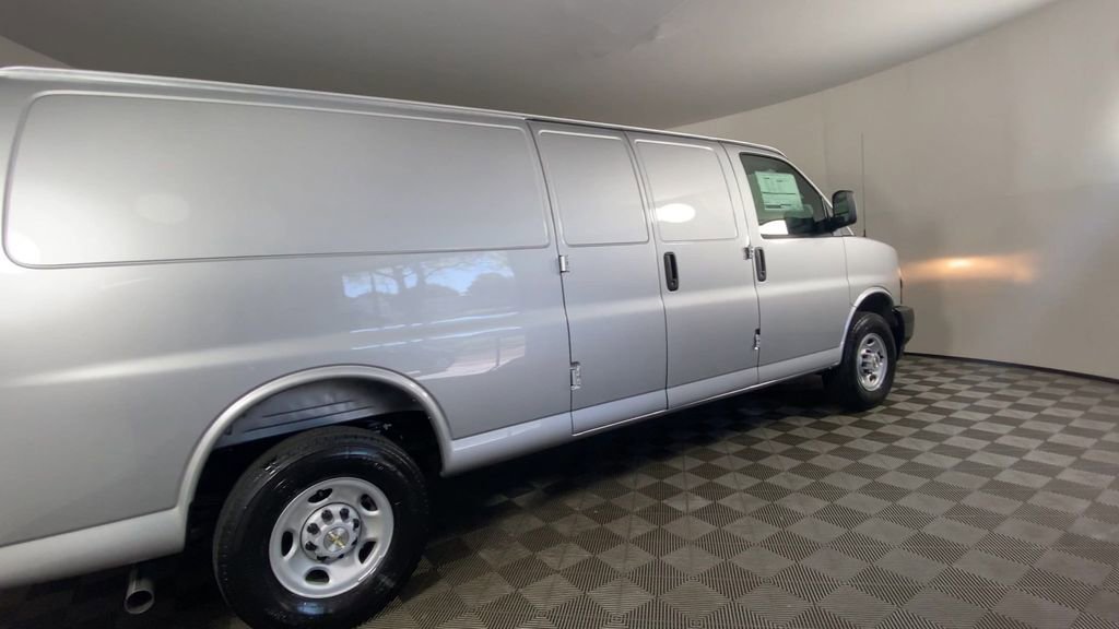 New 2025 Chevrolet Express 2500 Extended image 9