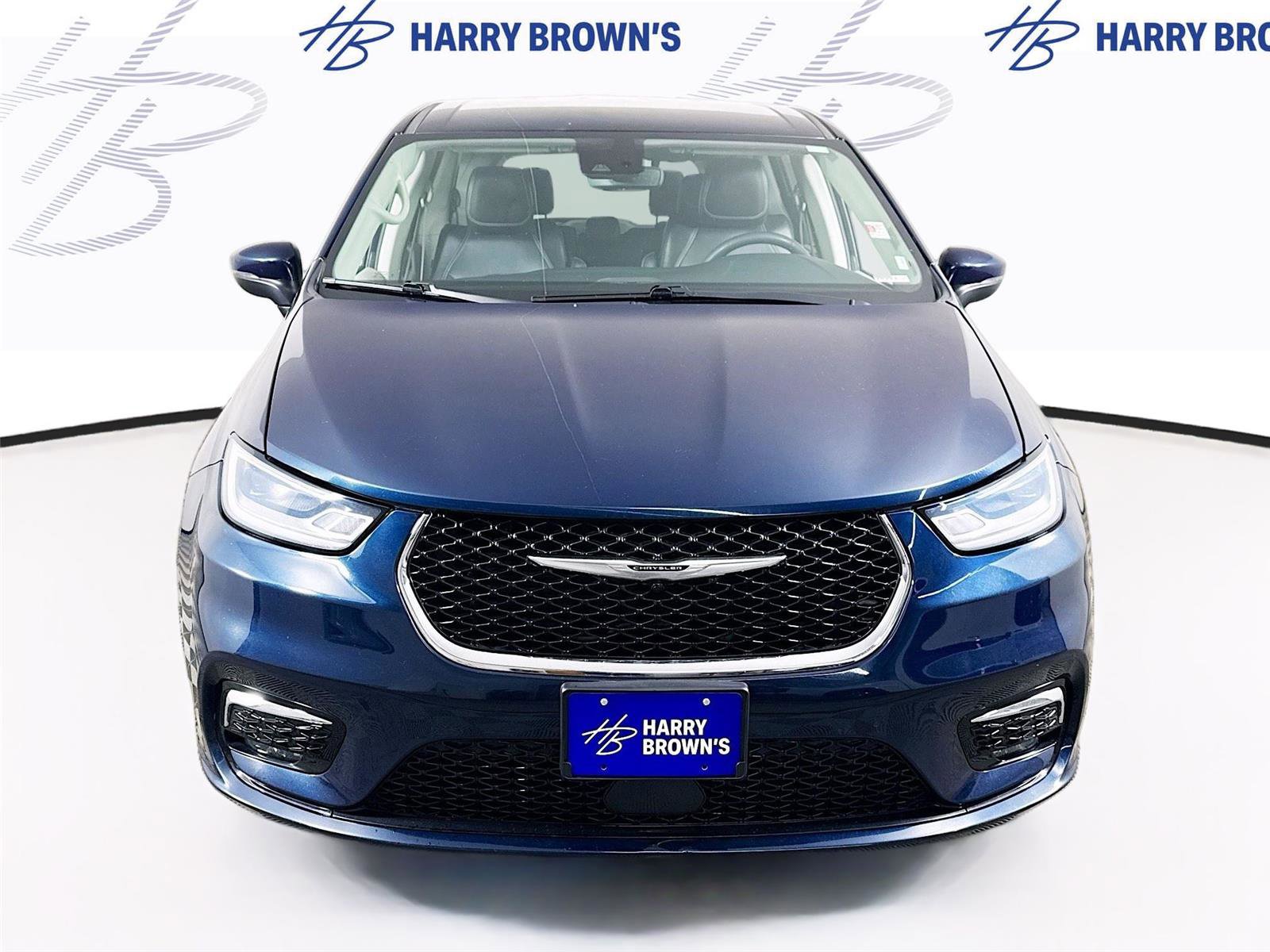 Used 2023 Chrysler Pacifica Touring-L image 27