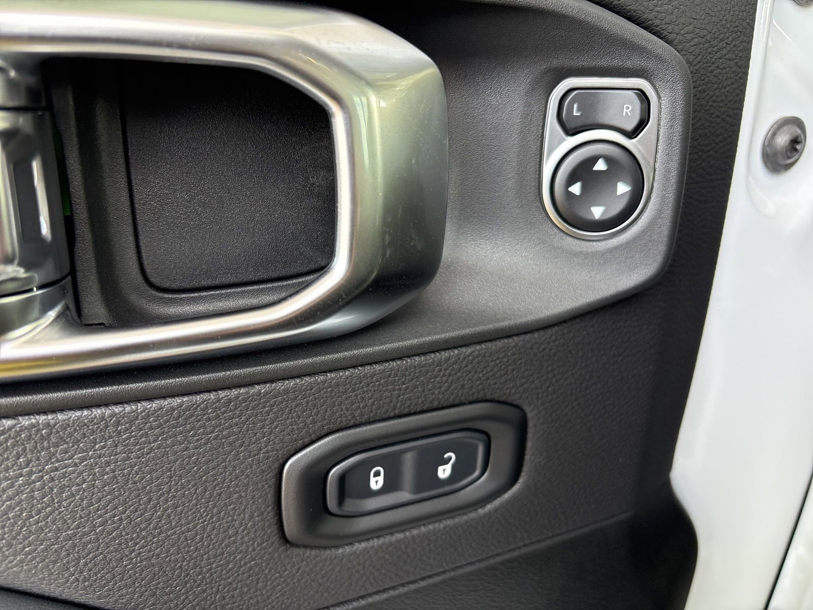 New 2026 Jeep Wrangler Unlimited Rubicon 392 image 13