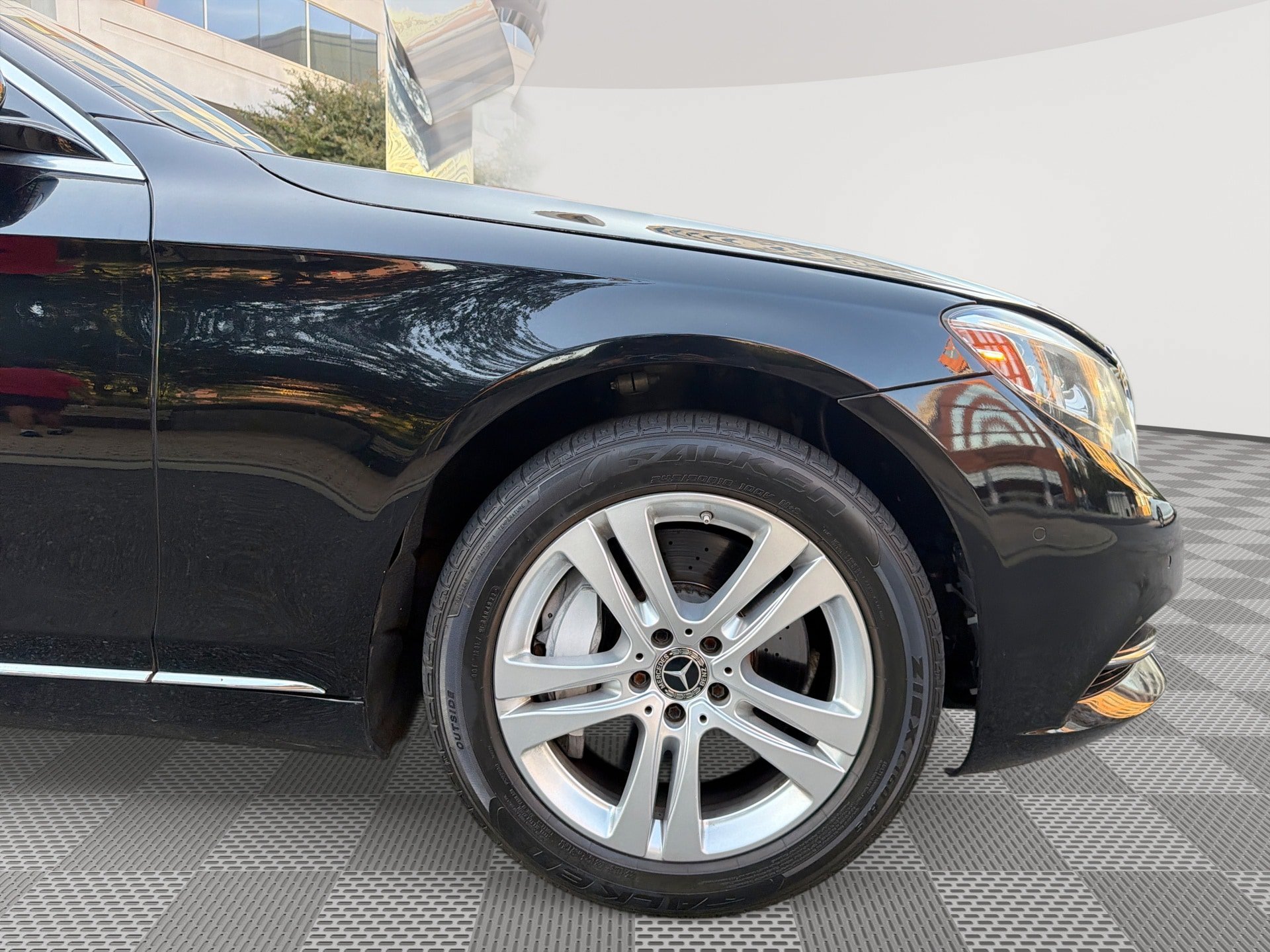 Used 2017 Mercedes-Benz S 550 4MATIC Sedan image 19