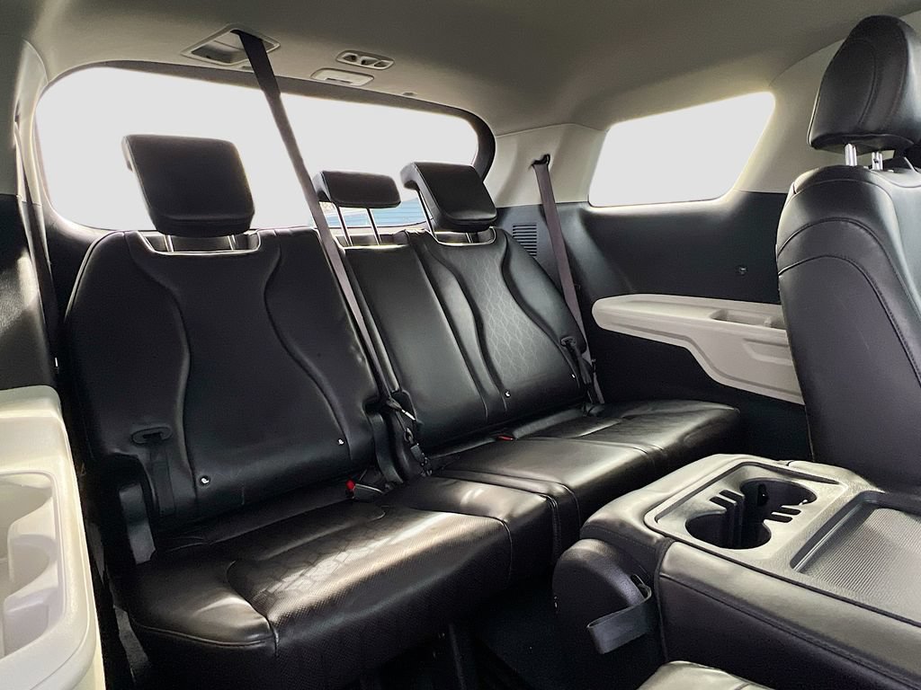 Used 2024 Kia Carnival LX FWD image 26