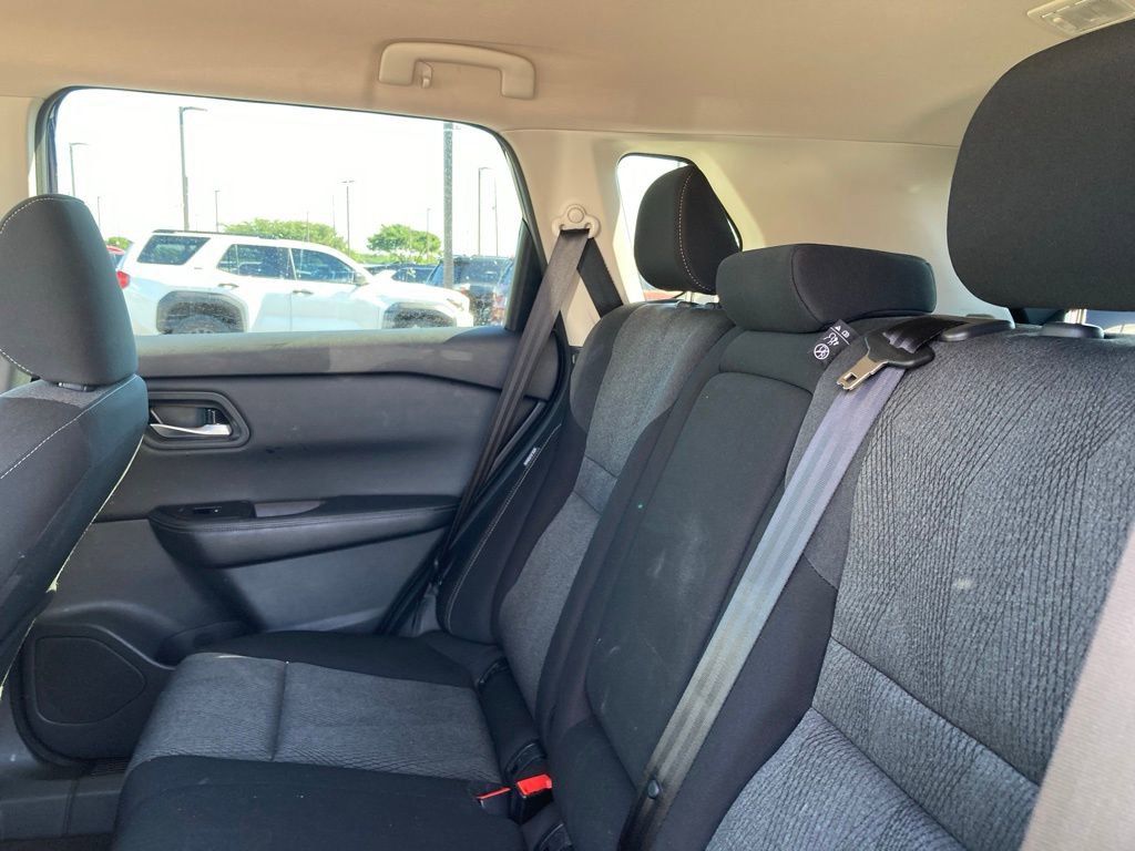Used 2025 Nissan Rogue SV image 10