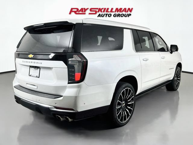 Used 2025 Chevrolet Suburban High Country AWD/4WD image 7