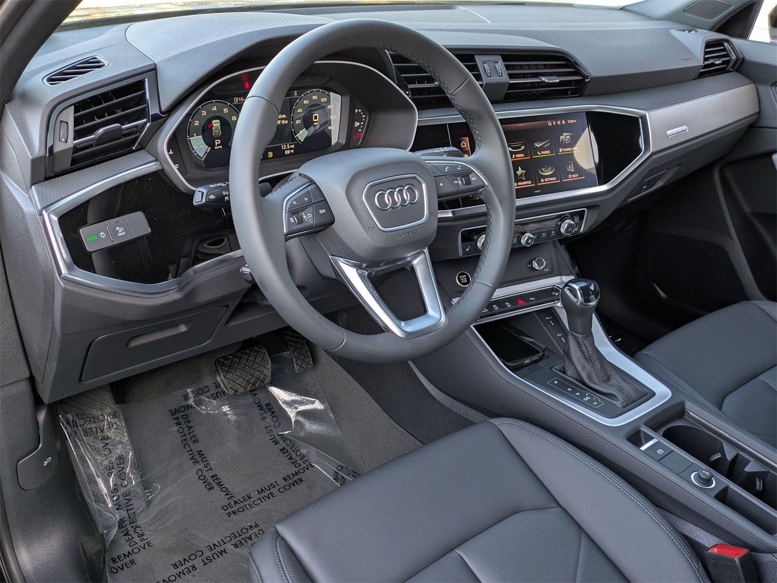 New 2025 Audi Q3 2.0T Premium image 8