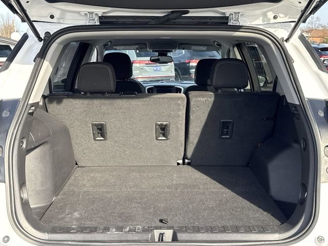 Used 2024 GMC Terrain SLE image 11