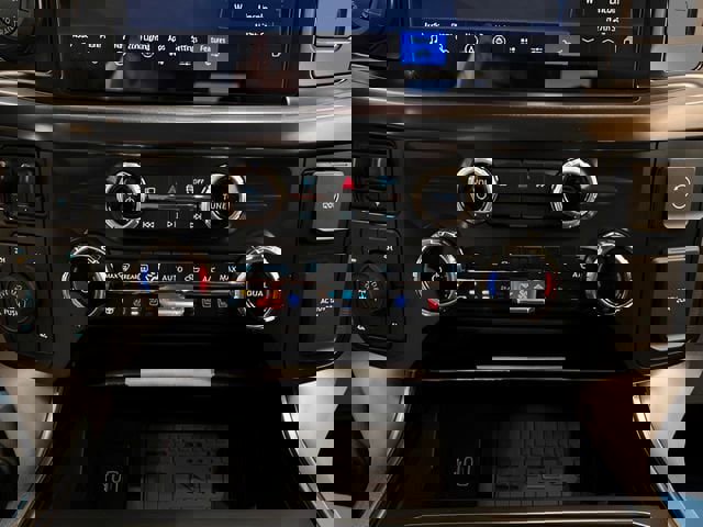 Used 2025 Ford F150 Platinum image 32