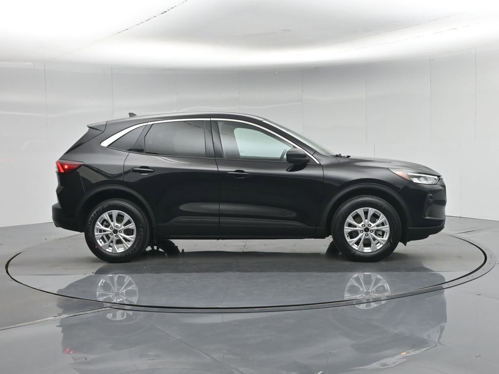 Certified 2023 Ford Escape Active AWD/4WD image 26