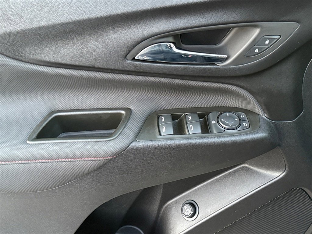 Used 2023 Chevrolet Equinox RS image 11