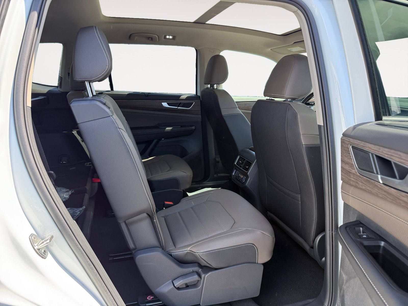 New 2026 Volkswagen Atlas SEL AWD/4WD image 18