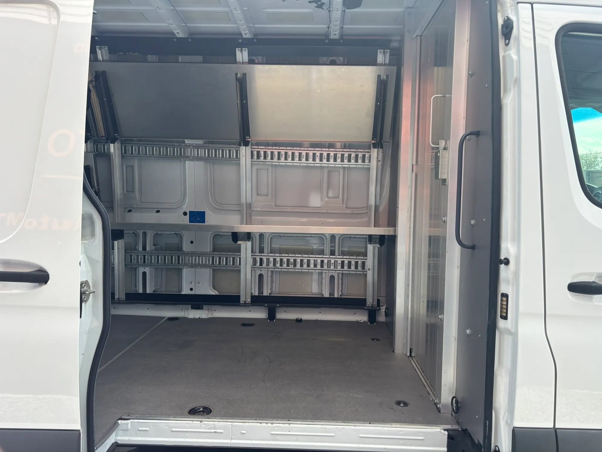 Used 2020 Mercedes-Benz Sprinter 2500 image 26