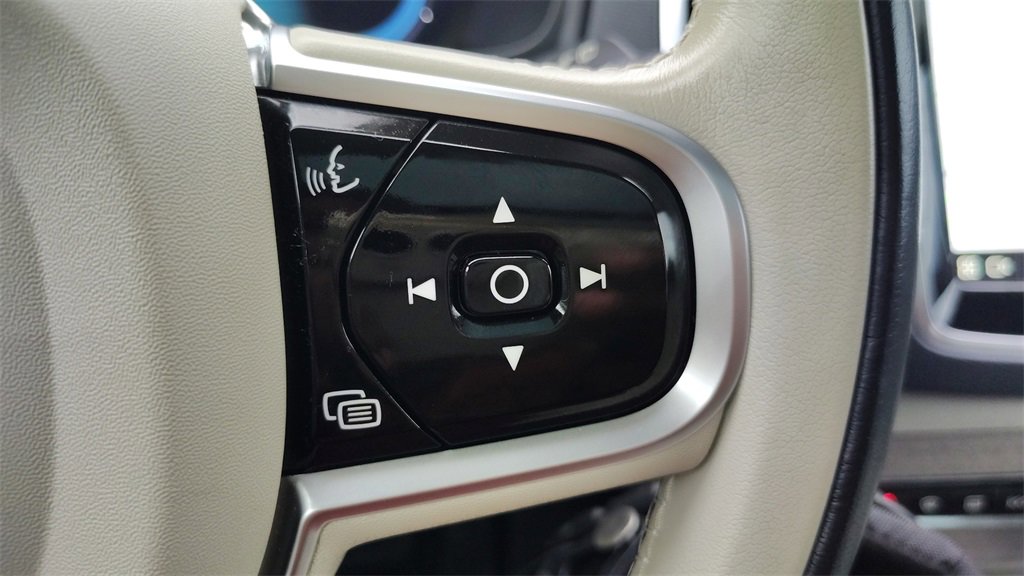 Certified 2024 Volvo XC90 T8 Plus w/ Protection Package Premier image 16