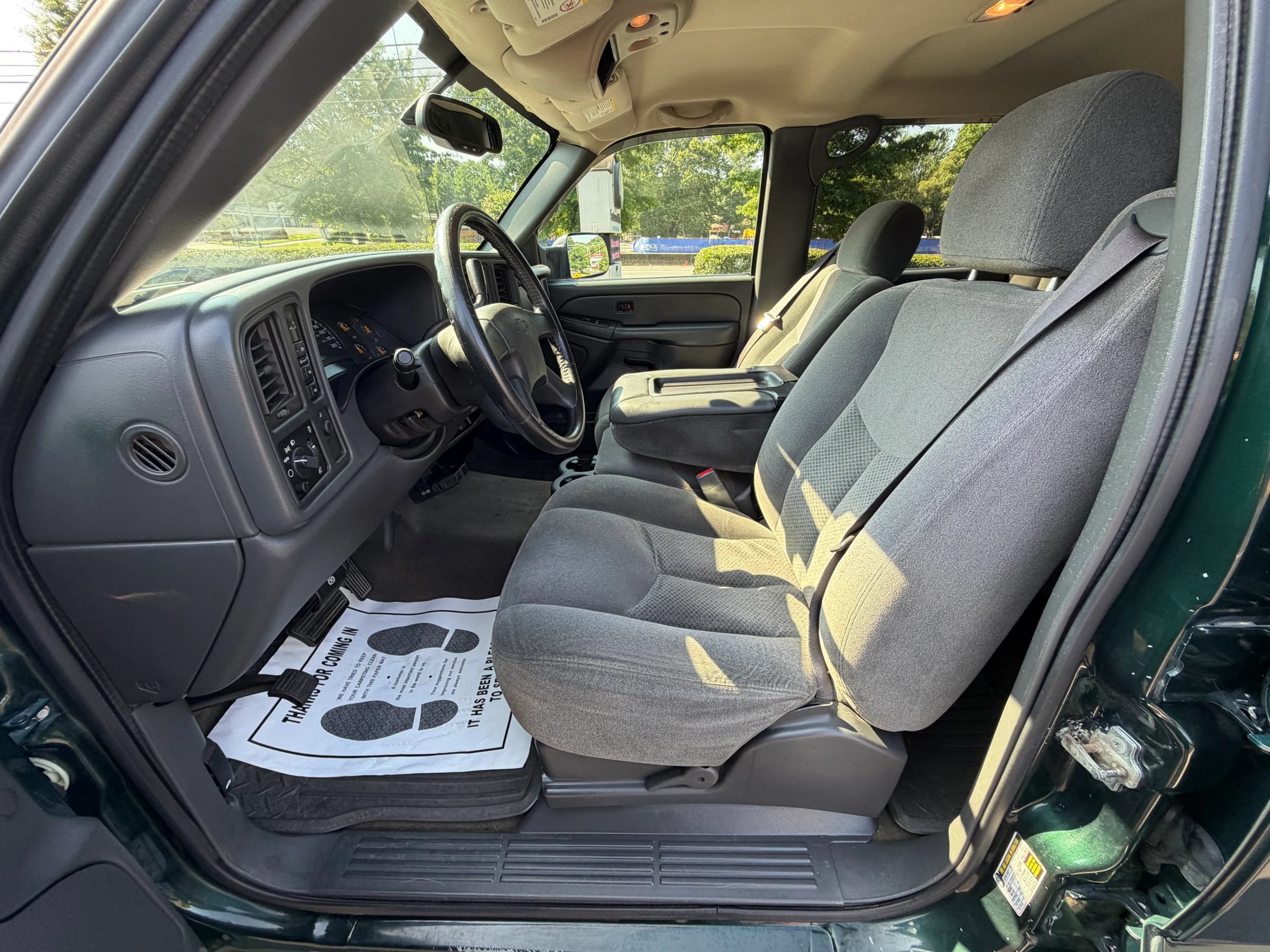 Used 2005 Chevrolet Silverado 2500 LS w/ Heavy-Duty Power Package AWD/4WD image 15
