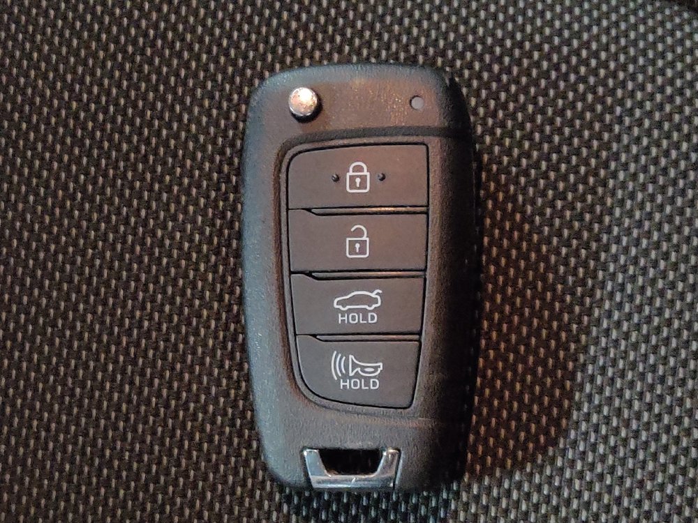 Used 2025 Hyundai Elantra SE FWD image 32