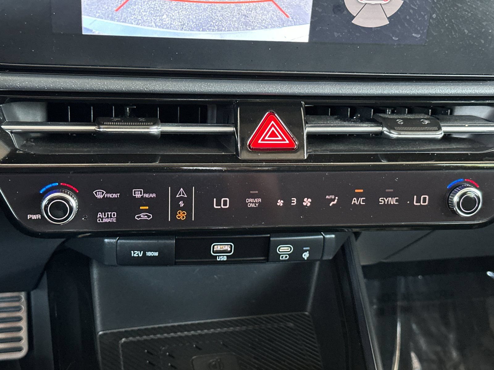 Certified 2024 Kia Niro SX Touring FWD image 29
