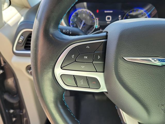 Used 2021 Chrysler Pacifica Touring-L w/ Premium & Safety Sphere Group FWD image 18