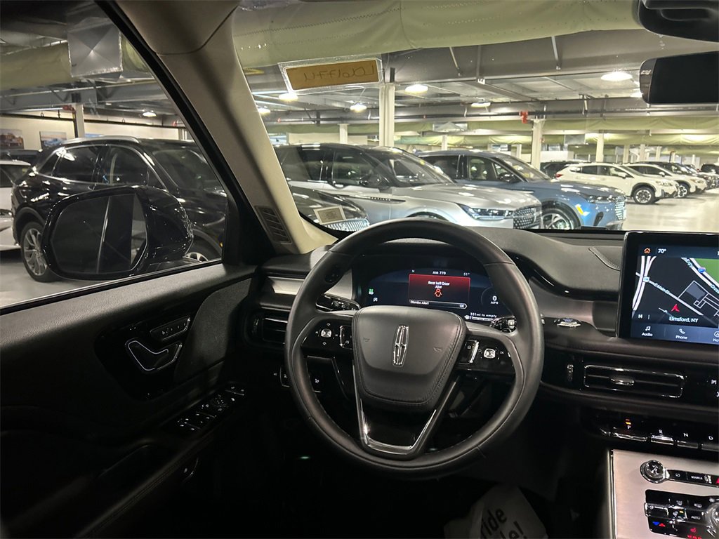 Used 2023 Lincoln Aviator AWD w/ Premium Package image 25