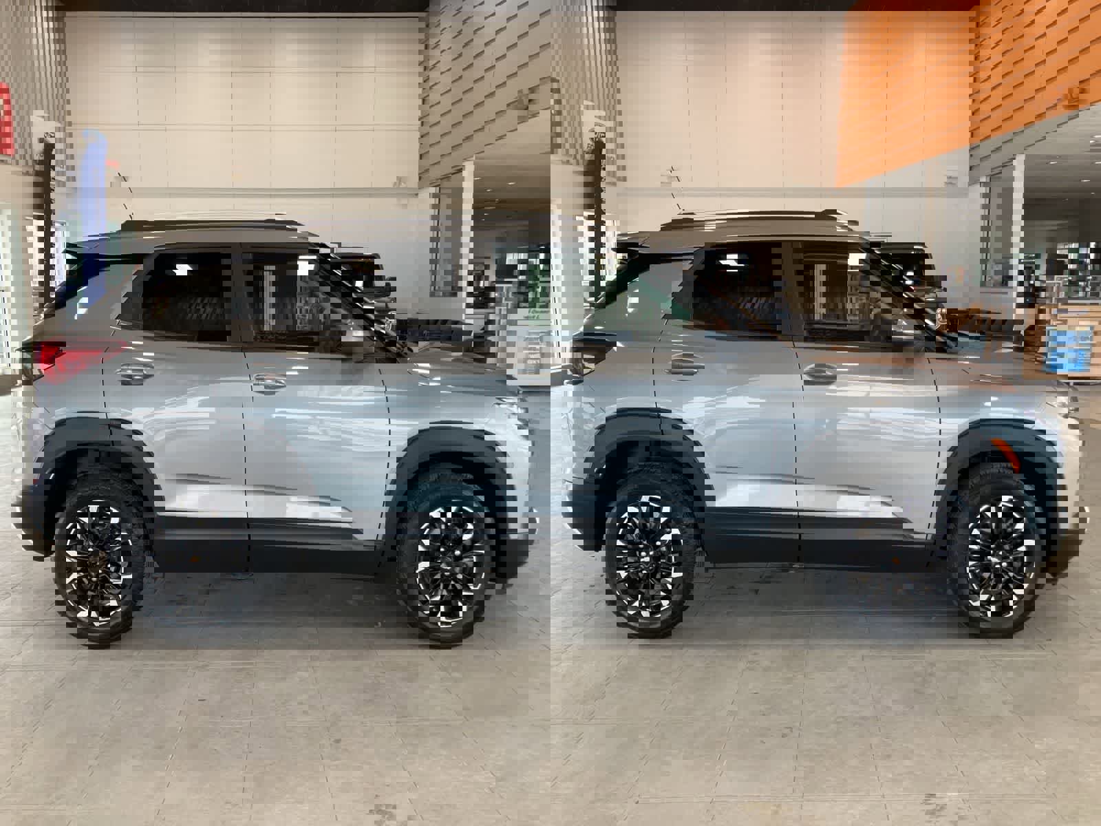 Used 2023 Chevrolet TrailBlazer LT image 4