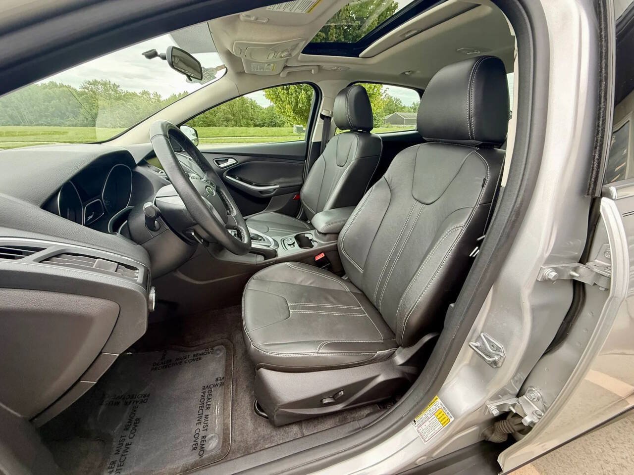 Used 2014 Ford Focus Titanium FWD image 13