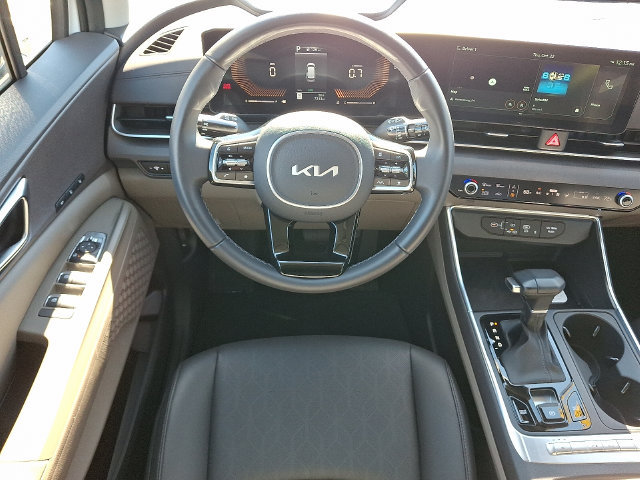 Used 2026 Kia Carnival EX FWD image 11