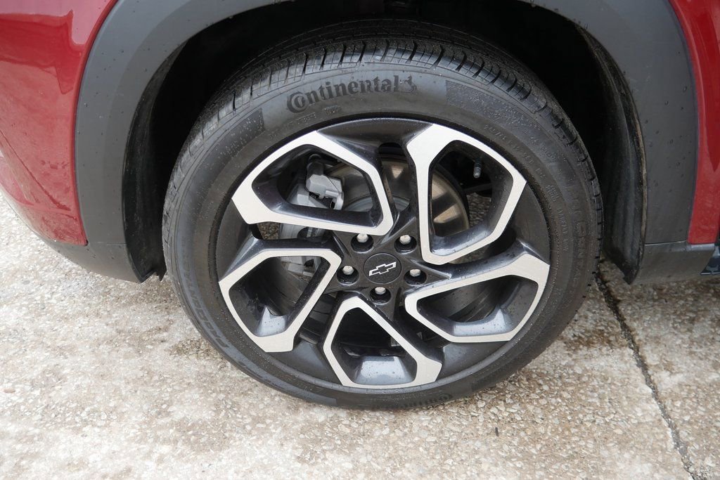 Used 2025 Chevrolet Trax RS w/ Sunroof Package image 33