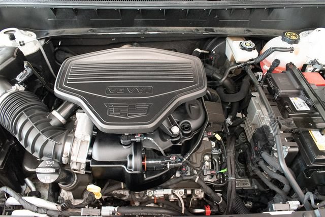 Used 2023 Cadillac XT6 Sport w/ Technology Package AWD/4WD image 3