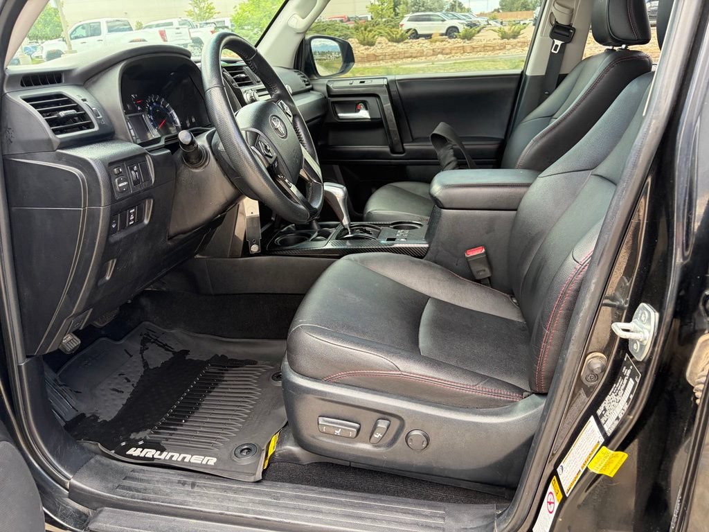 Used 2018 Toyota 4Runner TRD Off-Road Premium AWD/4WD image 18
