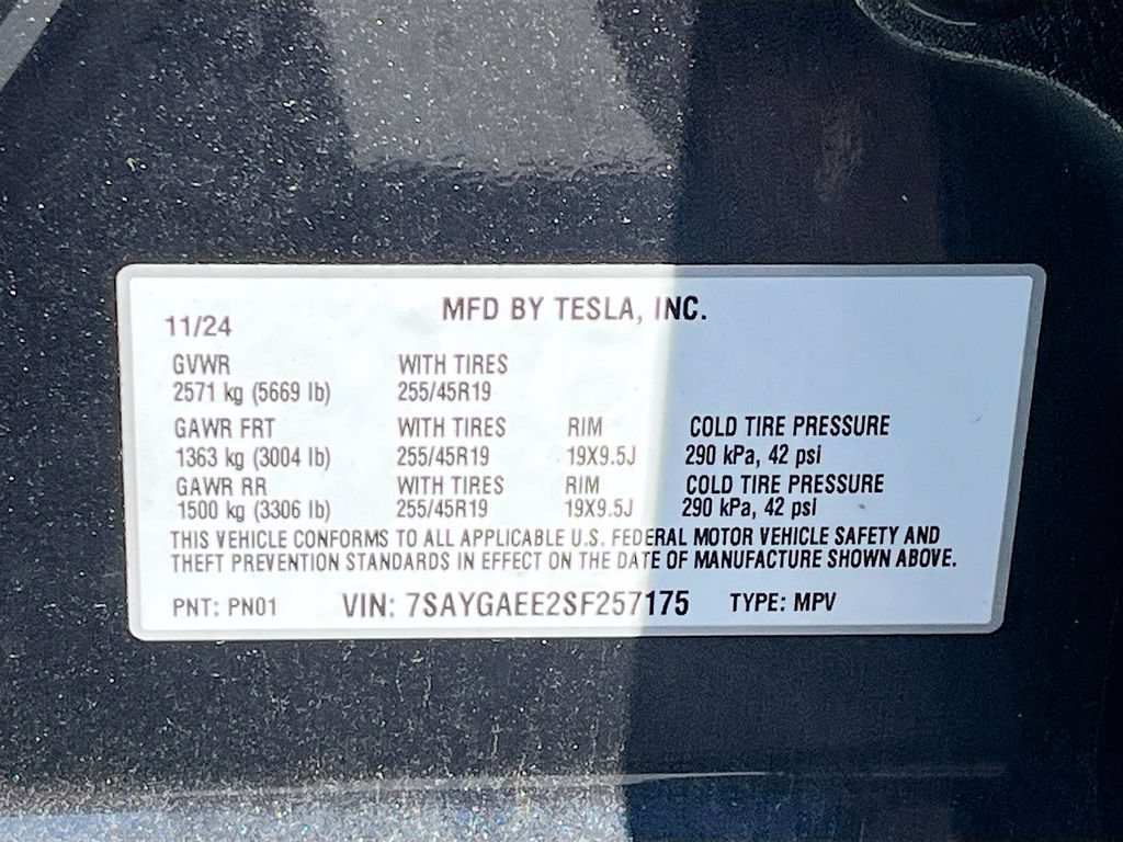 Used 2025 Tesla Model Y Long Range AWD/4WD image 34