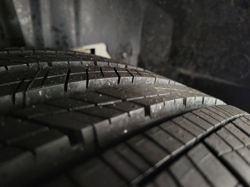 Used 2017 Ford Explorer XLT w/ Equipment Group 202A image 12