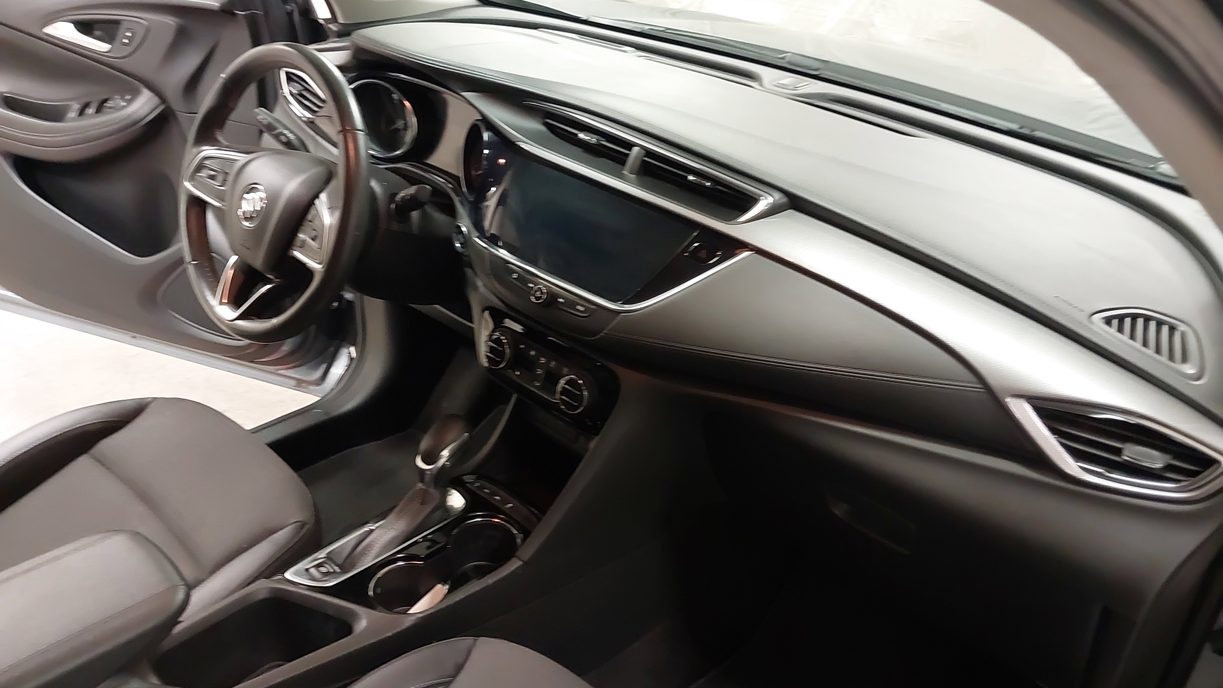 Used 2022 Buick Encore GX Select w/ Sport Touring Package image 29