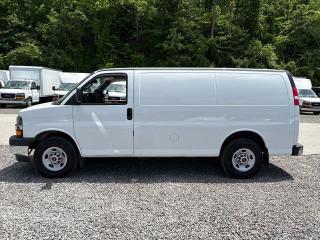 Used 2017 Chevrolet Express 2500 RWD image 2